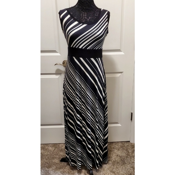 Apt. 9 Dresses & Skirts - Apt 9 | Black & White Maxi Dress